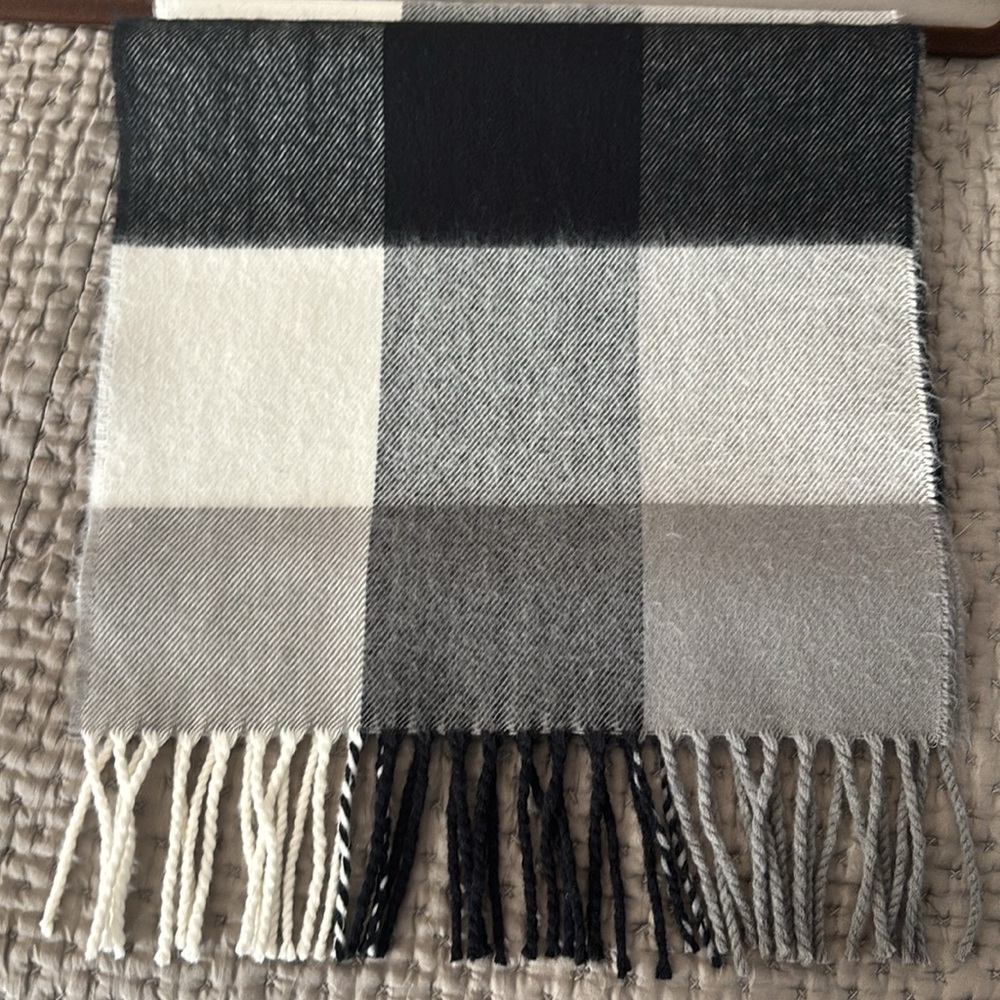 100% Cashmere Scarf